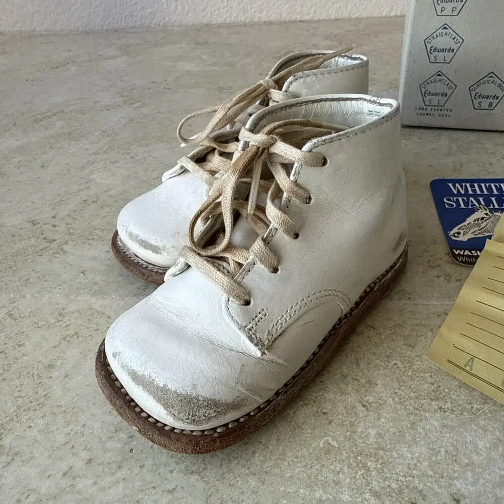 Edwards Vintage Children's White Leather Shoes Size 4D Original 1971